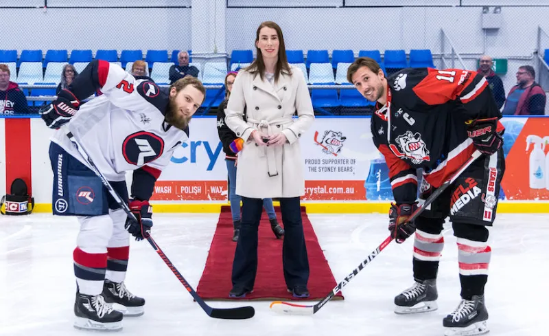 Ella has excelled in her career as a professional hockey player for over 30 years. Furthermore, she is now the first trangender ice hockey player in the women´s national league of Australia.