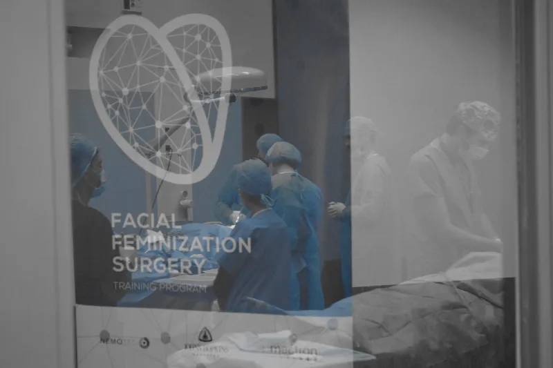 Image of trainee surgeons during Facialteams Facial Feminization Surgery training program in 2019