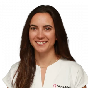Romina, Physiotherapist at Facialteam, a clinic for FFS surgery.